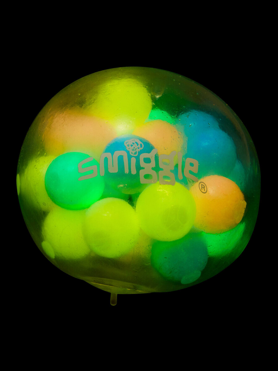 pelota blanda que brilla en la oscuridad