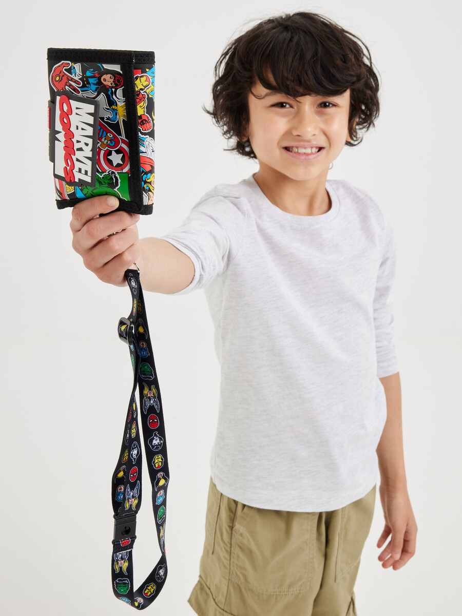 cartera con cordón de personajes de marvel