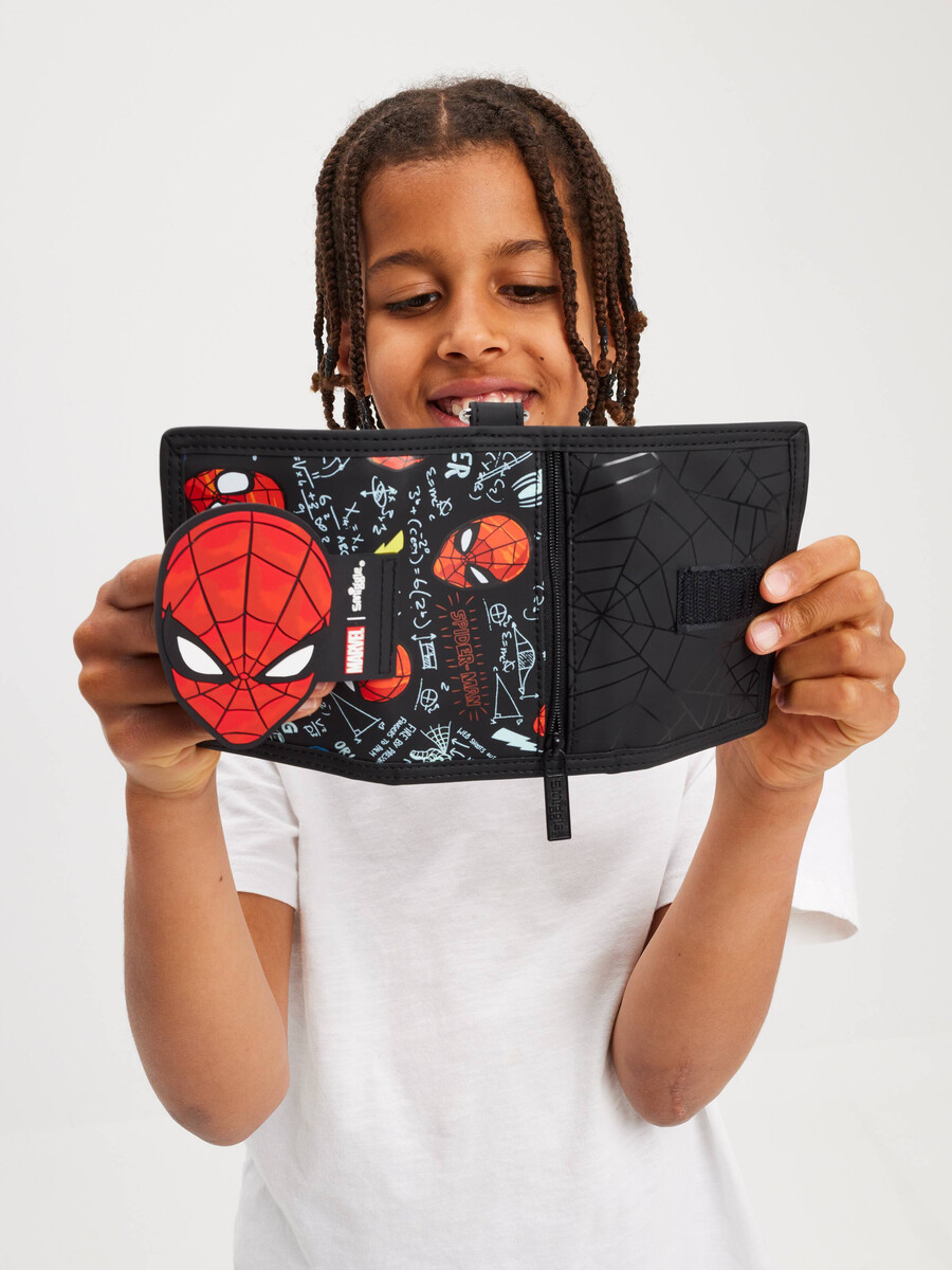 cartera con cordón de spider-man